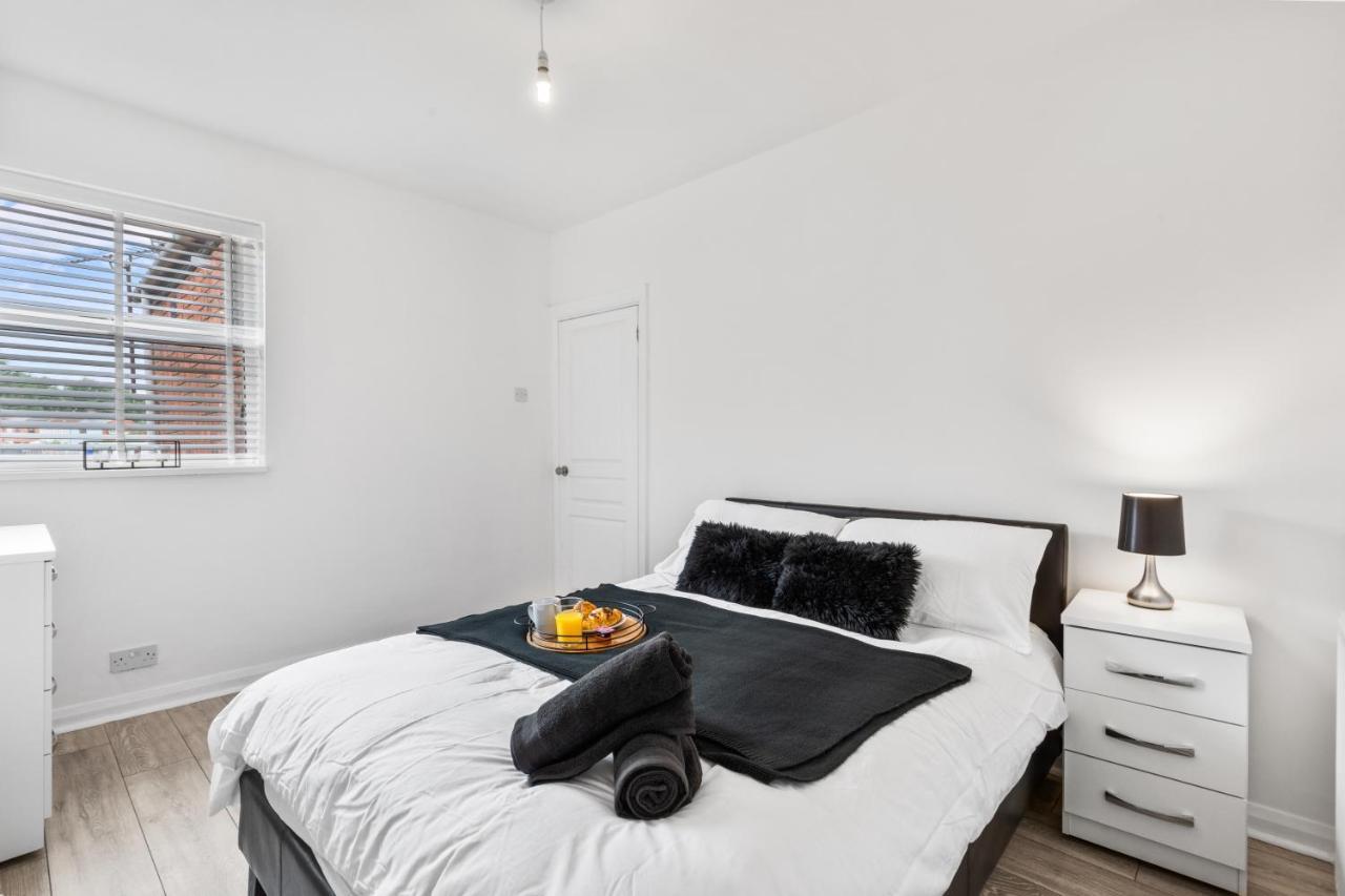 Nuneaton - Ideal 3 Bedroom, Wi-Fi Parking, Sleeps 6 - Jrr Stays Экстерьер фото