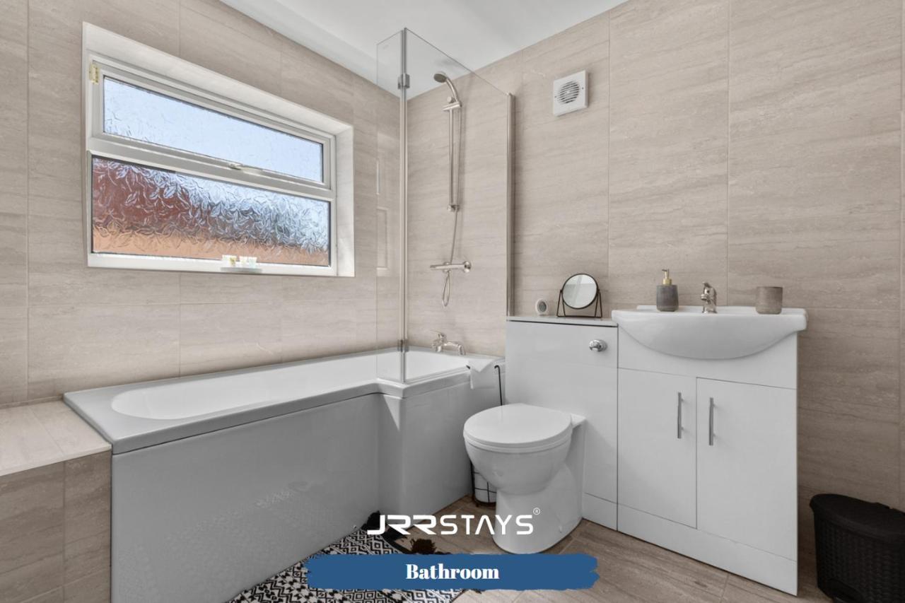 Nuneaton - Ideal 3 Bedroom, Wi-Fi Parking, Sleeps 6 - Jrr Stays Экстерьер фото