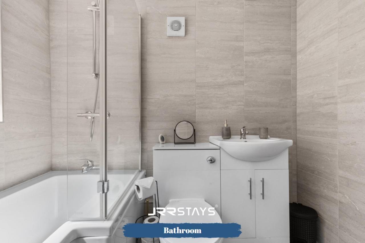 Nuneaton - Ideal 3 Bedroom, Wi-Fi Parking, Sleeps 6 - Jrr Stays Экстерьер фото